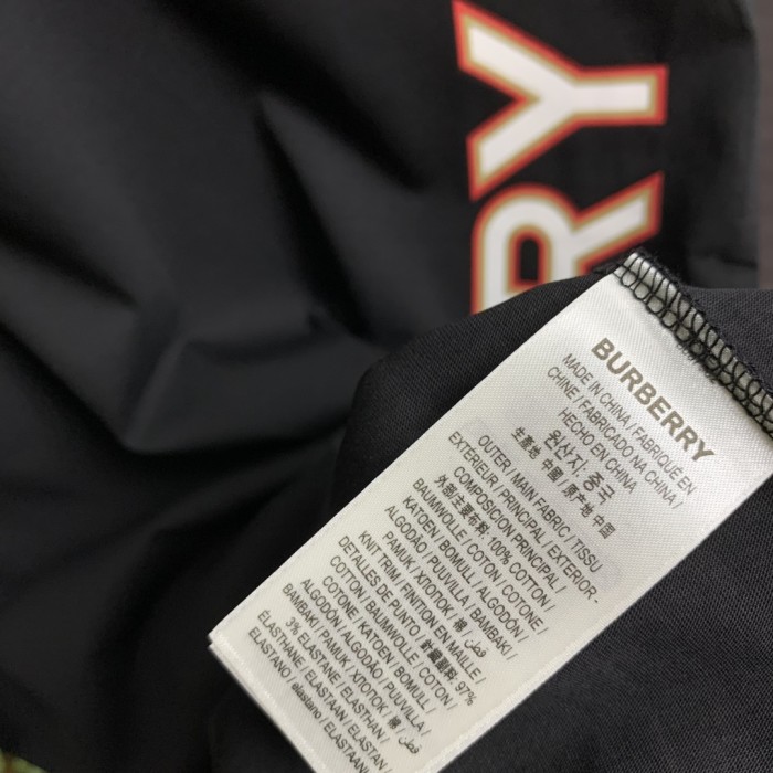 入手困難 バーバリー 激安偽物 のアルファベットロゴプリントゆったり半袖袖Tシャツ