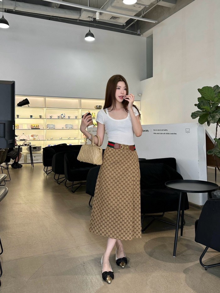 超奇跡の入荷☆ グッチ コピーおすすめ の春夏半身スカート2色
