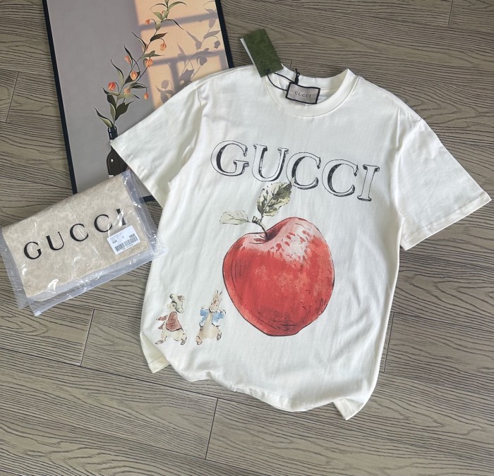 【限定】グッチ スーパーコピー のピーターラビット落書き黒鉛プリント男女カップル丸首半袖Tシャツ