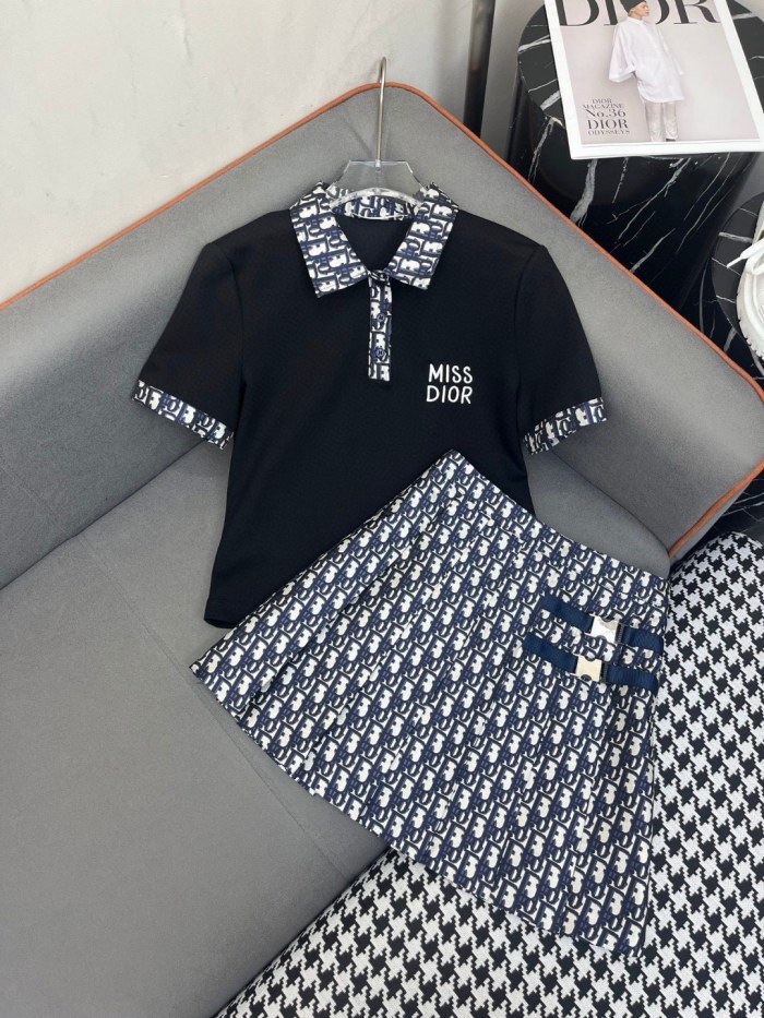 【限定】ディオール 激安通販 のTシャツ➕プリーツスカートセット2色