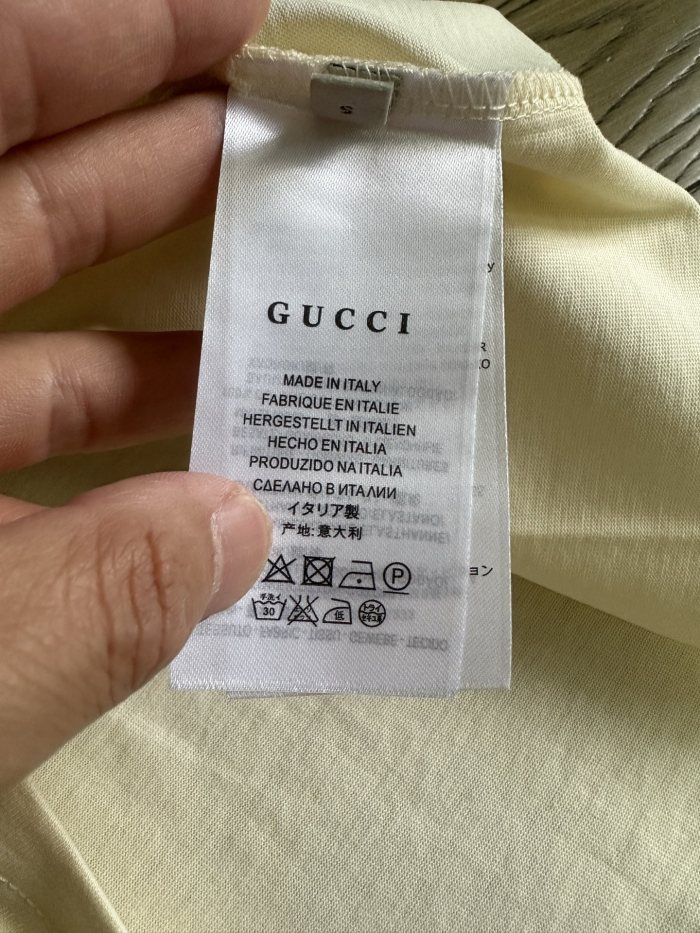 【限定】グッチ スーパーコピー のピーターラビット落書き黒鉛プリント男女カップル丸首半袖Tシャツ