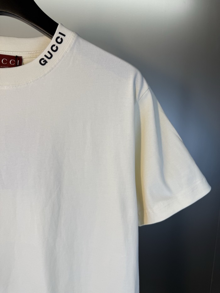 【限定】 グッチ スーパーコピー のネックアルファベット半袖Tシャツ