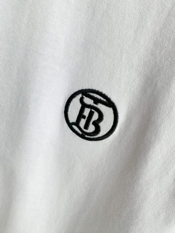 【限定】 バーバリー コピーおすすめ の半袖Tシャツ