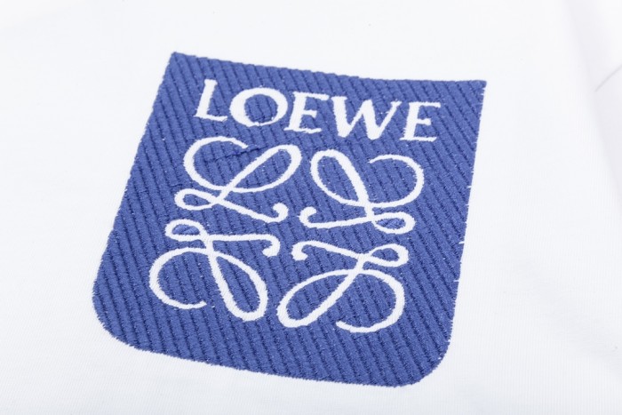 高品質 ロエベ スーパーコピー の立体ポケットロゴ刺繍半袖Tシャツ