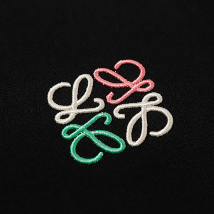 稀少 ロエベ コピー の三彩刺繍経典小標半袖Tシャツ