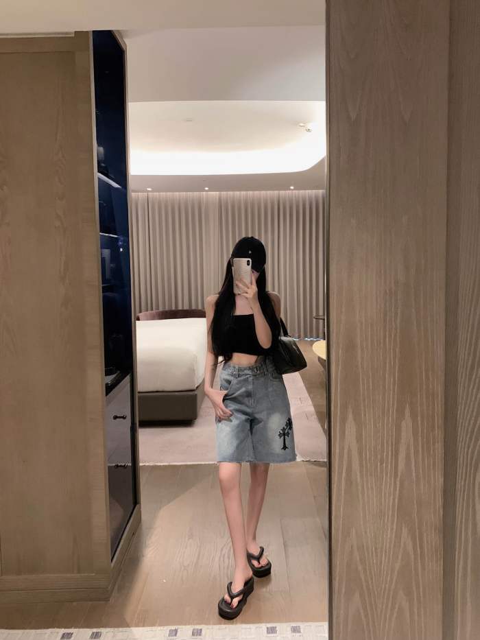 大人気 クロムハーツ コピーおすすめ のクロスステッチ糸バリデニムパンツ