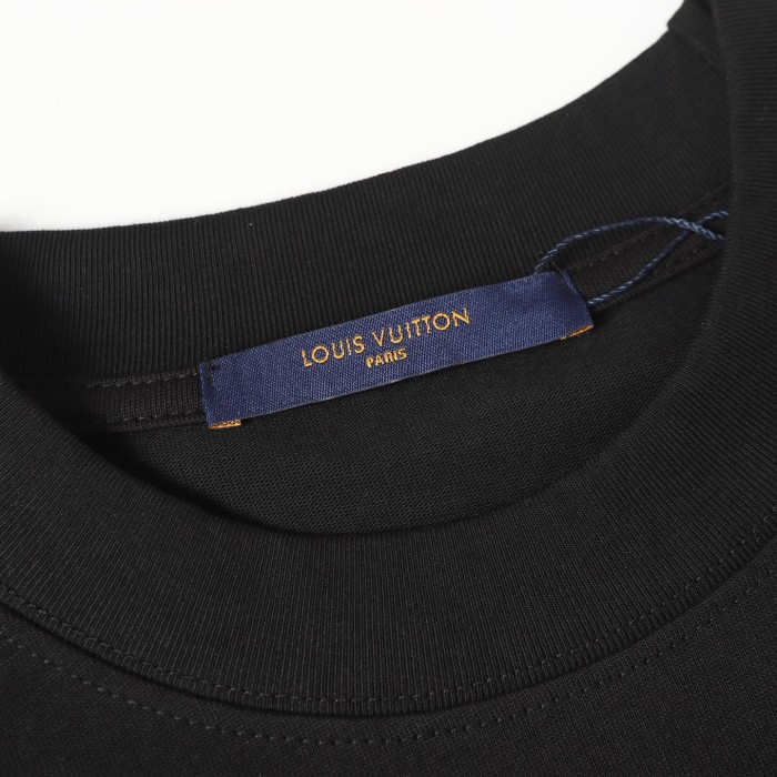 超奇跡の入荷☆ プラダ n級品 の落書きアルファベットロゴプリント半袖Tシャツ
