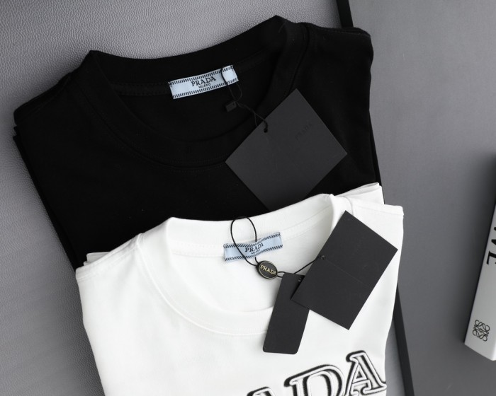 超話題! プラダ 激安通販 の胸に刺繍する➕直噴新型Tシャツ