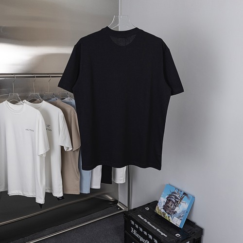 累積売上総額第１位！プラダ n級品 の半袖Tシャツ