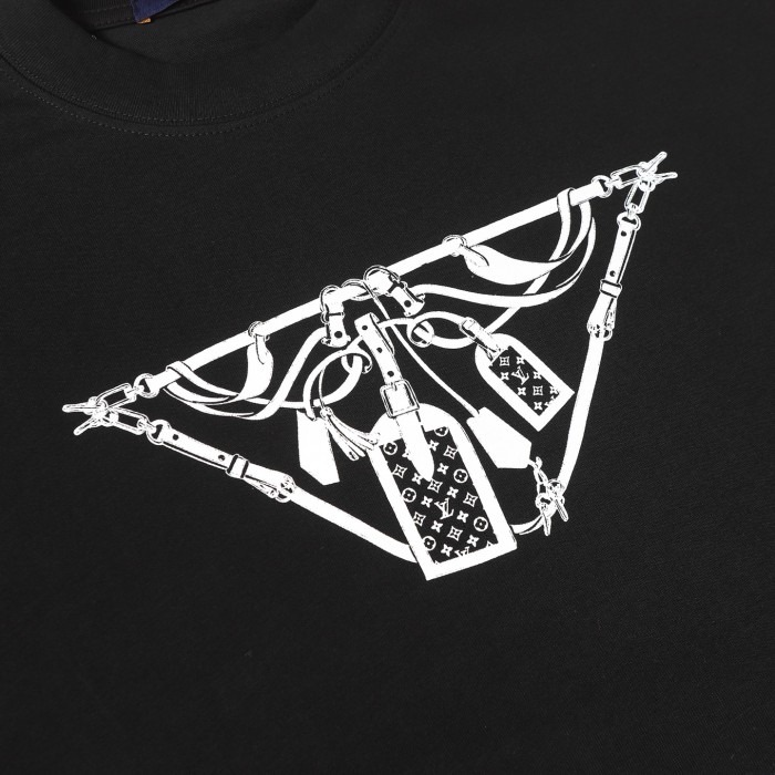 超奇跡の入荷☆ プラダ n級品 の落書きアルファベットロゴプリント半袖Tシャツ