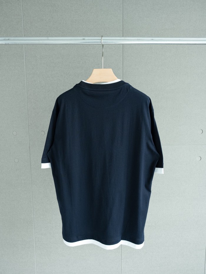 稀少 プラダ 激安偽物 の三角標のダ三角標のゆったりとした半袖Tシャツ2枚
