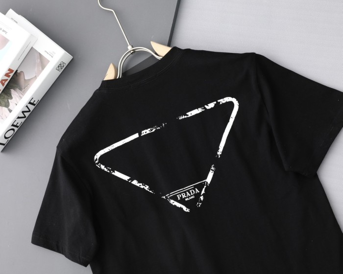 超話題! プラダ 激安通販 の胸に刺繍する➕直噴新型Tシャツ