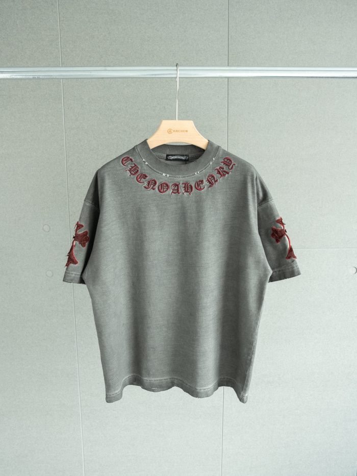 一目惚れ♪ クロムハーツ n級品 の重工刺繍マーク貼り布丸首半袖Tシャツ2色