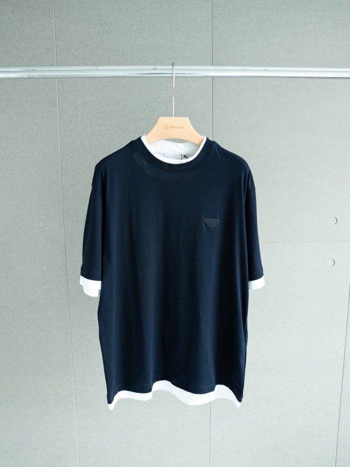 稀少 プラダ 激安偽物 の三角標のダ三角標のゆったりとした半袖Tシャツ2枚
