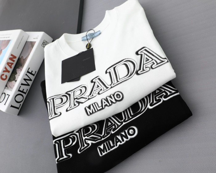 超話題! プラダ 激安通販 の胸に刺繍する➕直噴新型Tシャツ