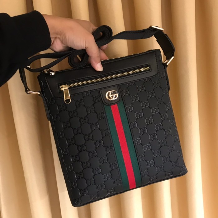 使い勝手良し グッチ 激安偽物 ショルダーバッグ