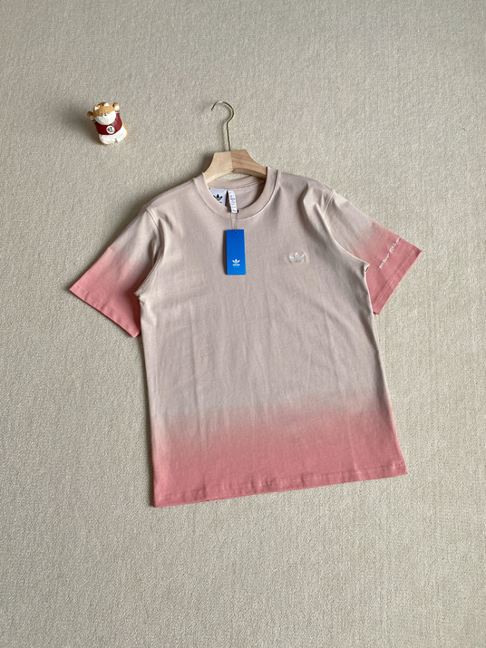 累積売上総額第１位！アディダス 偽物通販  のコットンスポーツ半袖グラデーションTシャツ2色