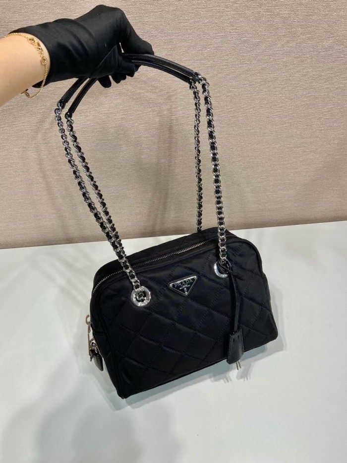 日本未入荷 プラダ n級品 ショルダーバッグ
