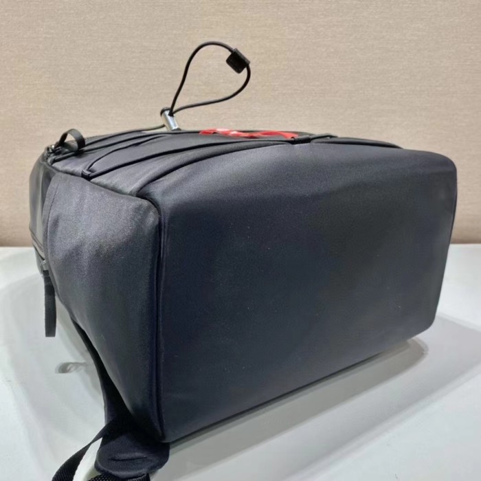 日本未入荷 プラダ 激安通販 リュックバック