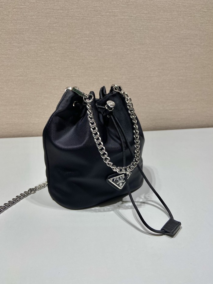 入手困難 プラダ n級品 ショルダーバッグ
