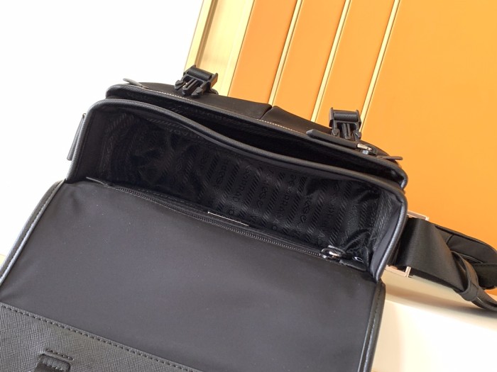 日本未入荷 プラダ スーパーコピー ショルダーバッグ