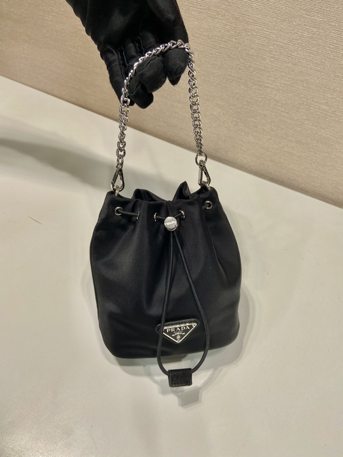 入手困難 プラダ n級品 ショルダーバッグ