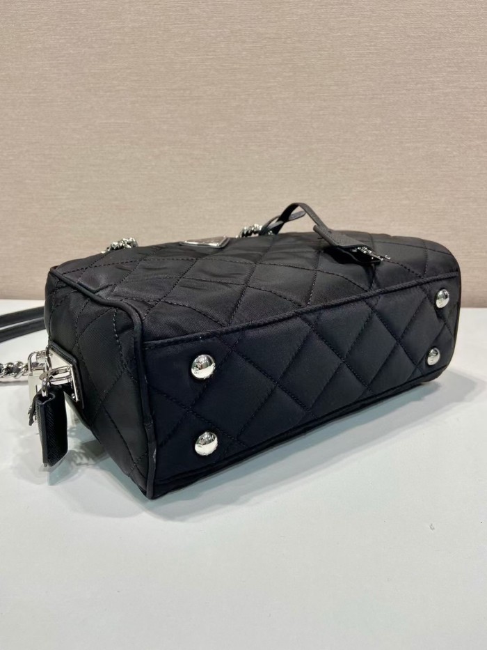 日本未入荷 プラダ n級品 ショルダーバッグ