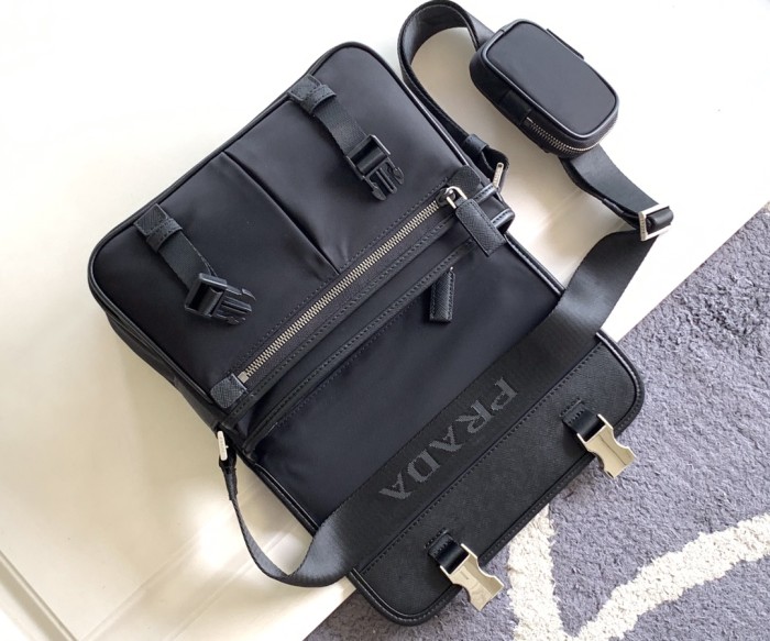 日本未入荷 プラダ スーパーコピー ショルダーバッグ