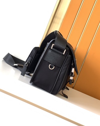 日本未入荷 プラダ スーパーコピー ショルダーバッグ