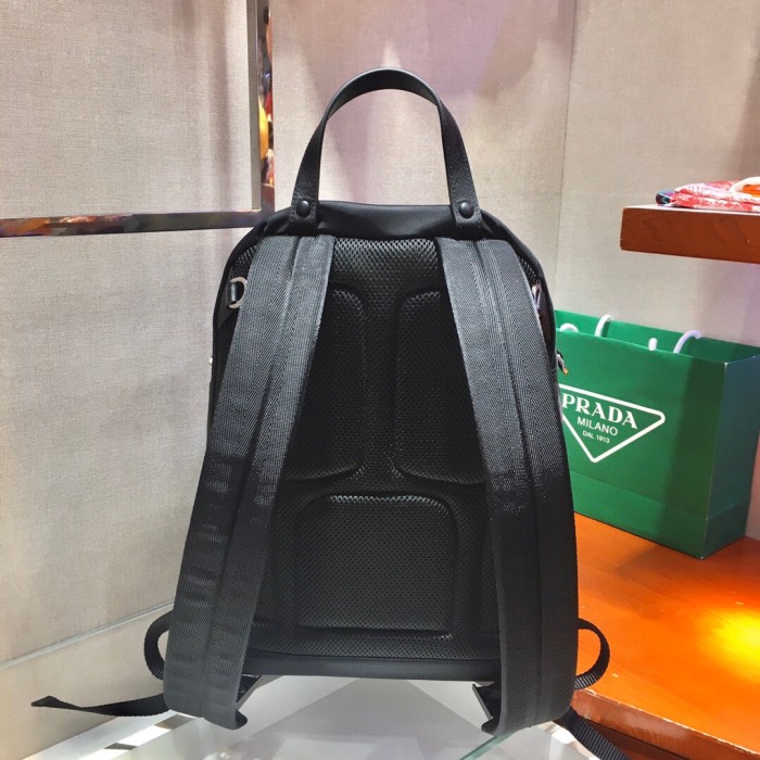 使い勝手良し プラダ 偽物通販 リュックバック