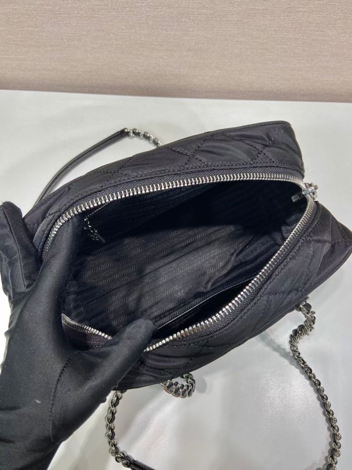 日本未入荷 プラダ n級品 ショルダーバッグ