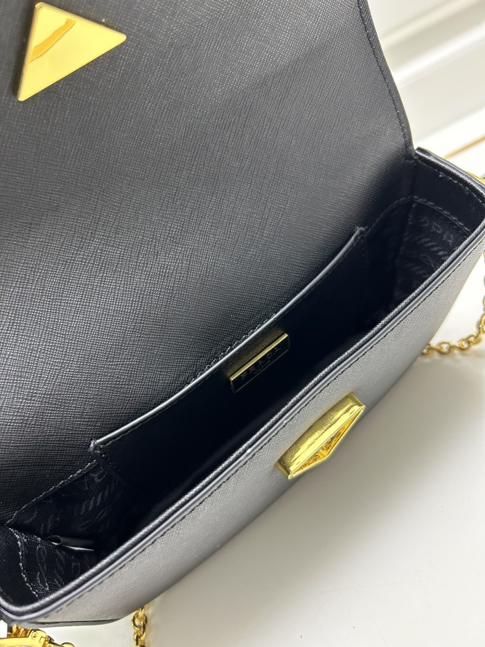 超奇跡の入荷☆ プラダ コピーおすすめ レディース チェーンショルダーバッグ
