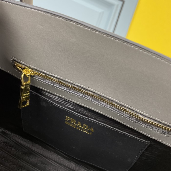 超奇跡の入荷☆ プラダ n級品 レディース ショルダーバック