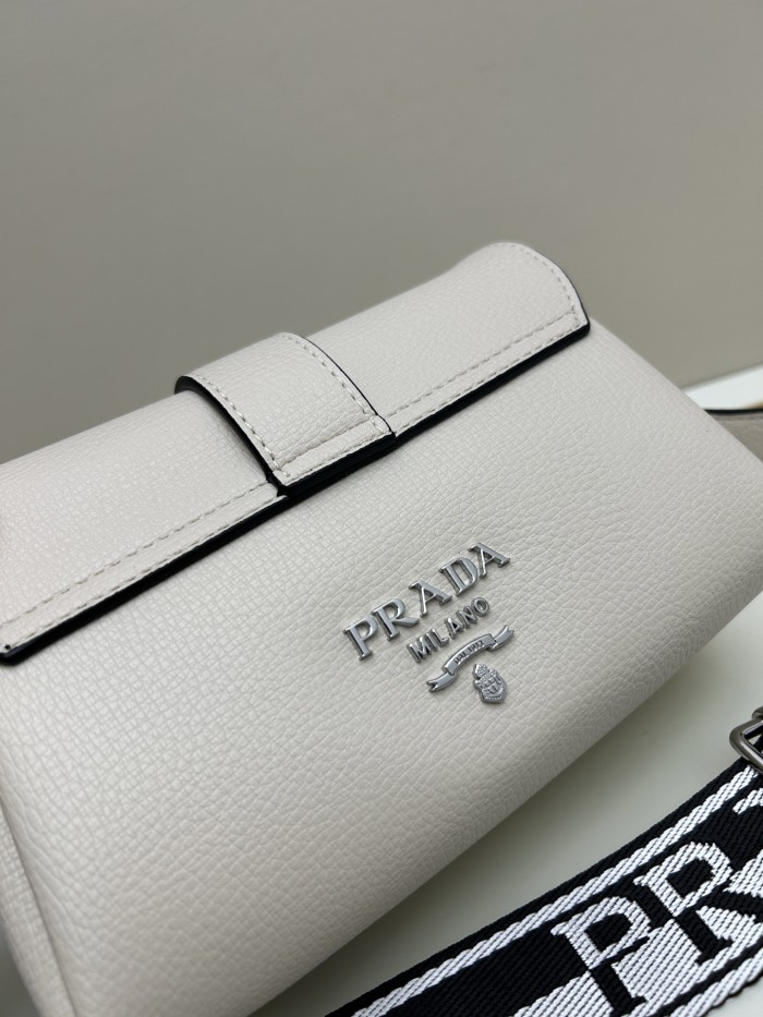 新作 プラダ n級品 レディース ショルダーバック