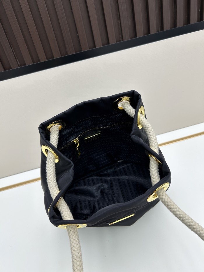 高品質 プラダ n級品 レディース 再生ナイロントートバッグ