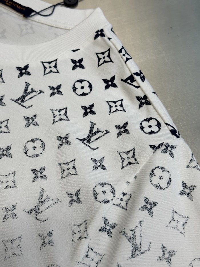 超奇跡の入荷☆ ルイヴィトン スーパーコピー 2025 SS Lv グラデーション老花Tシャツ