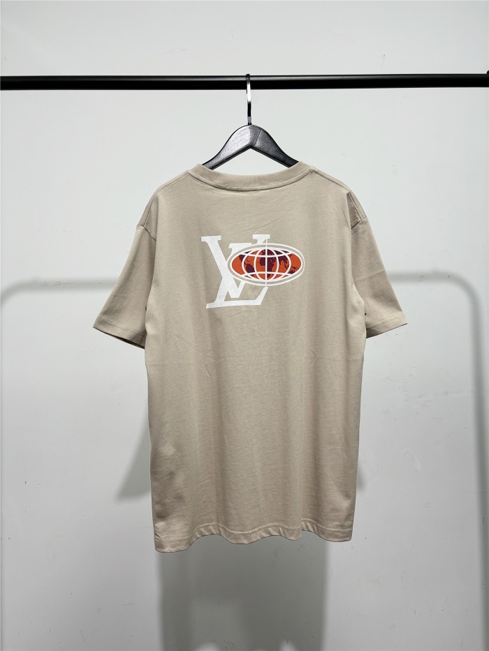 累積売上総額第１位！ ルイヴィトン n級品 2025 SS LVマップドリルアルファベット半袖Tシャツ