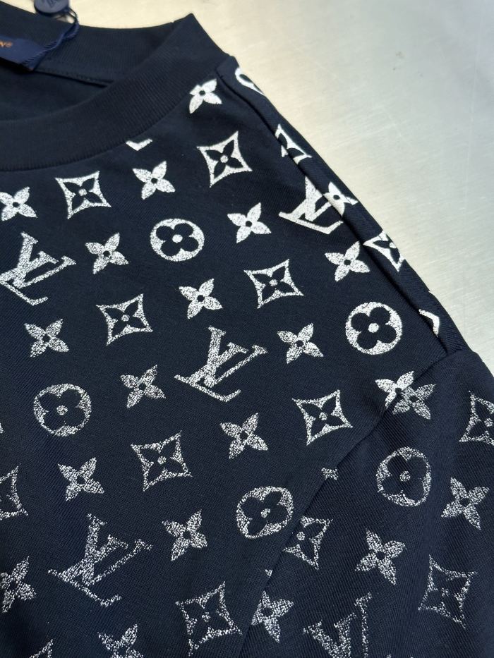 追跡付 ルイヴィトン 激安通販 2025 SS Lv グラデーション老花Tシャツ