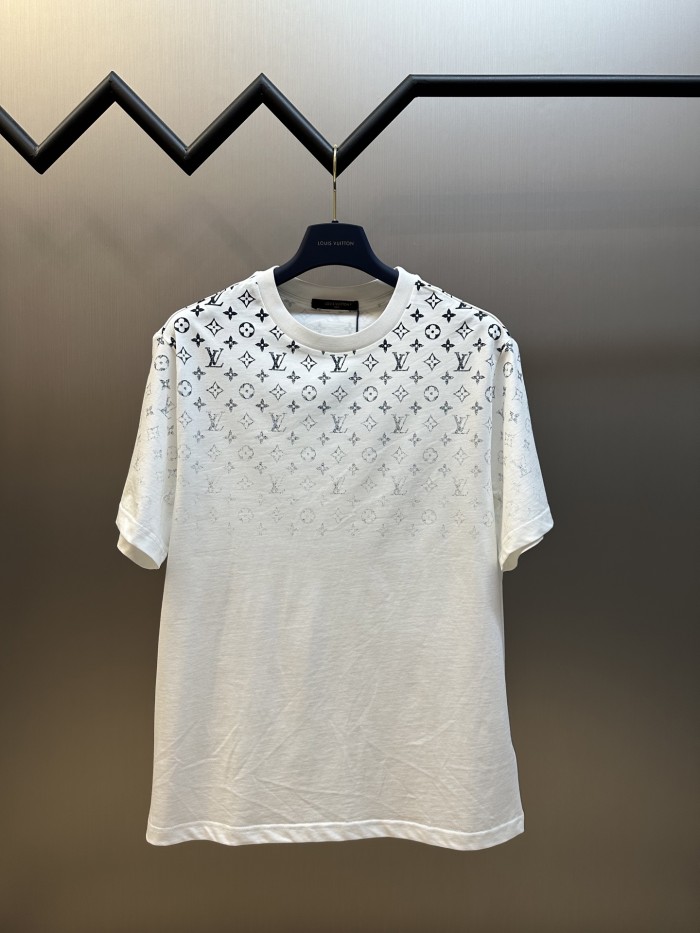 超奇跡の入荷☆ ルイヴィトン スーパーコピー 2025 SS Lv グラデーション老花Tシャツ