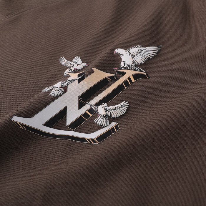 稀少 ルイヴィトン 激安偽物 2025 SS  LVプリントクルーネック半袖Tシャツ