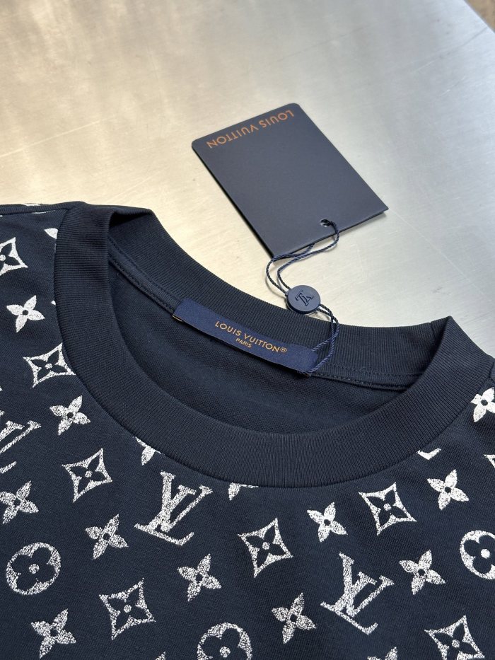 追跡付 ルイヴィトン 激安通販 2025 SS Lv グラデーション老花Tシャツ
