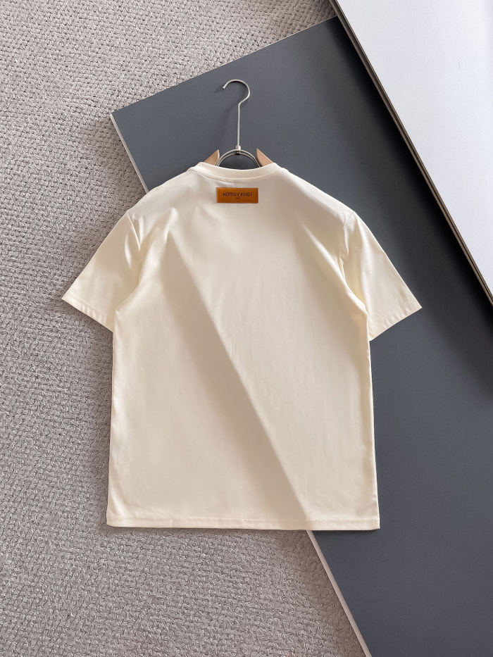 入手困難 ルイヴィトン 激安偽物 2025SS メンズカジュアル下地半袖Tシャツ