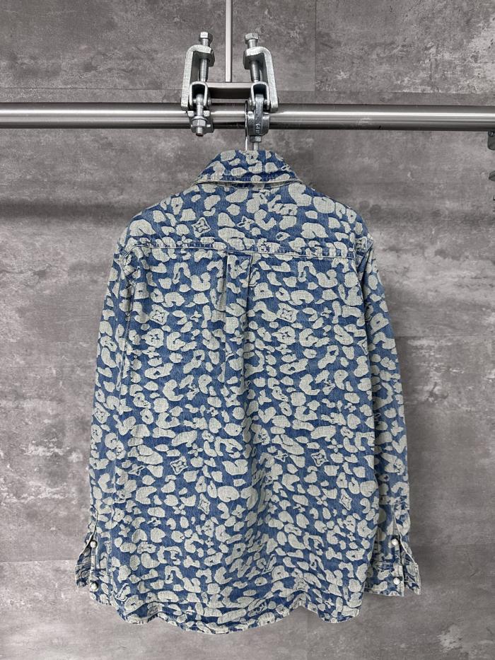 超奇跡の入荷☆ ルイヴィトン 激安偽物 の新水洗波点老花満印工装ジーンズジャケット