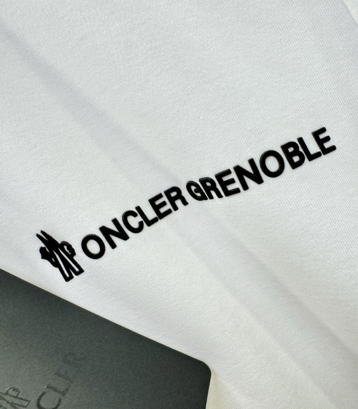 入手困難 モンクレール スーパーコピー 2025 ss秋冬の新作長袖Tシャツ