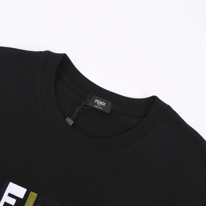 新作 フェンディ スーパーコピー のダブルF刺繍ロゴラウンドネック半袖Tシャツ