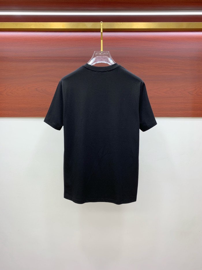 一目惚れ♪ フェンディ コピー のメンズカジュアル下地半袖Tシャツ