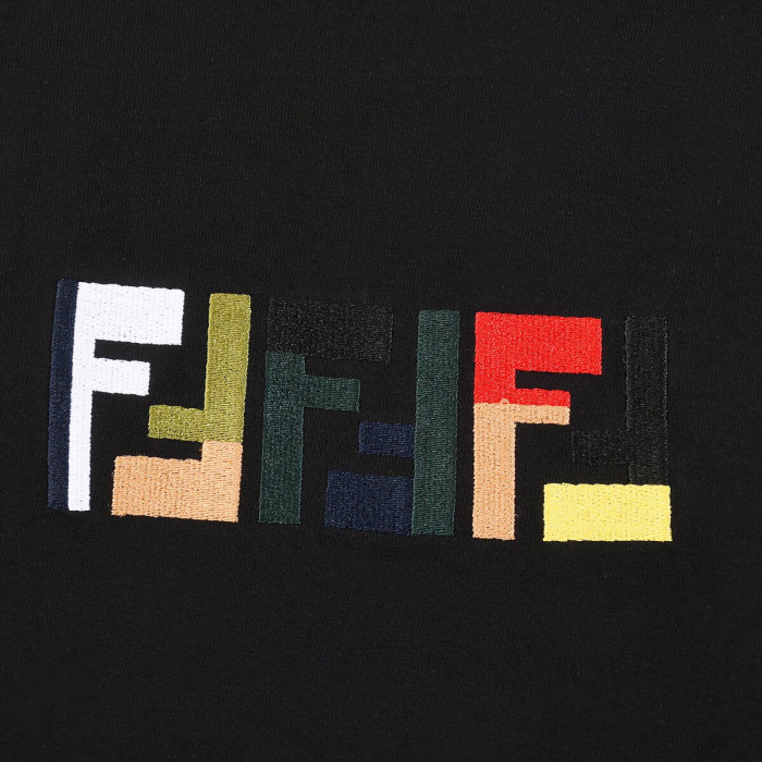 新作 フェンディ スーパーコピー のダブルF刺繍ロゴラウンドネック半袖Tシャツ