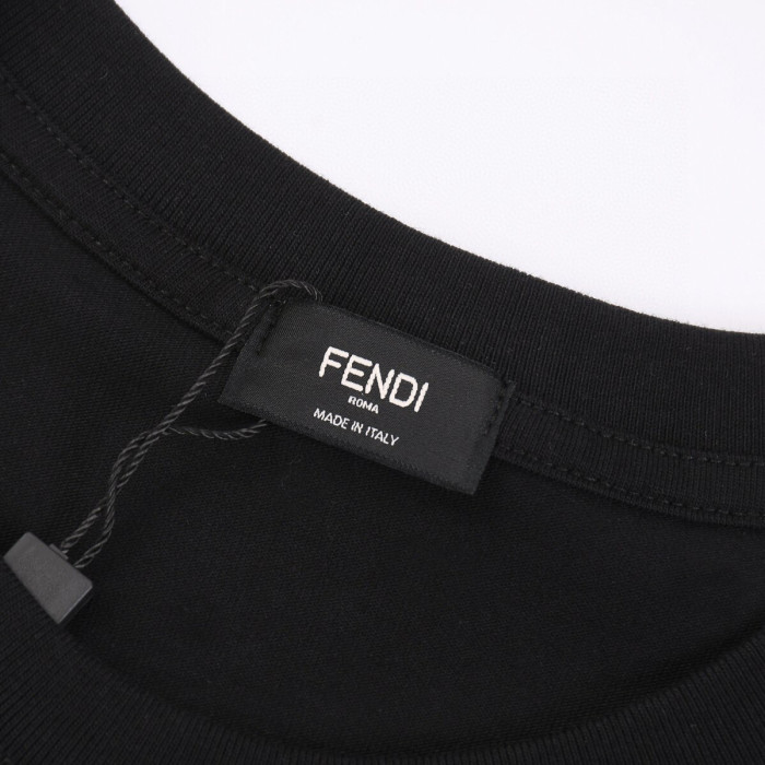 新作 フェンディ スーパーコピー のダブルF刺繍ロゴラウンドネック半袖Tシャツ