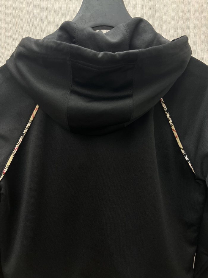 使い勝手良し バーバリー コピーおすすめ のチェック綿混紡ファスナー連帽衛衣レディースブラックハイバージョン