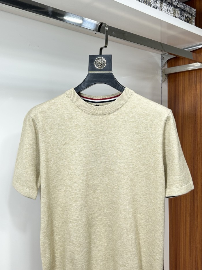 日本未入荷 モンクレール スーパーコピー メンズの半袖ニット